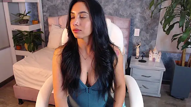Snapshot of niko_robin chatting on 24, 9, 2025 niko robin online show from 24, 9, 2025