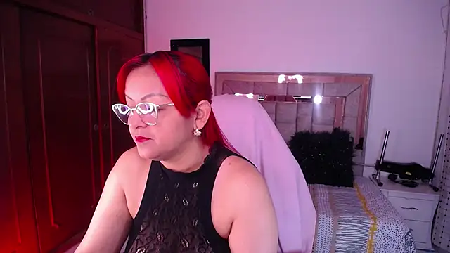 salomecastro  online show from 29, 10, 2025