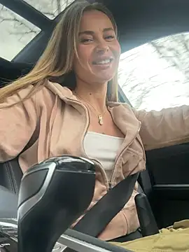 Etwas neugierig online show from 10, 3, 2025