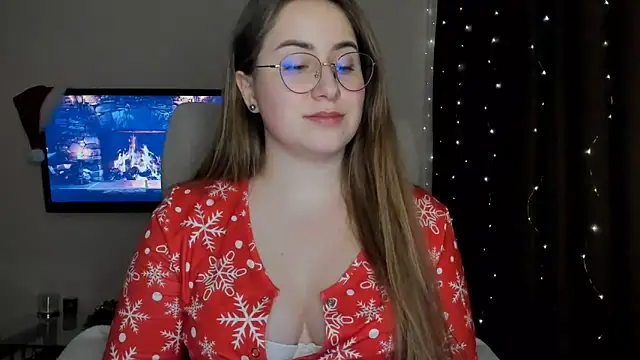 Snapshot of SeasonalSomeone chatting on 4, 1, 2025 SeasonalSomeone online show from 4, 1, 2025