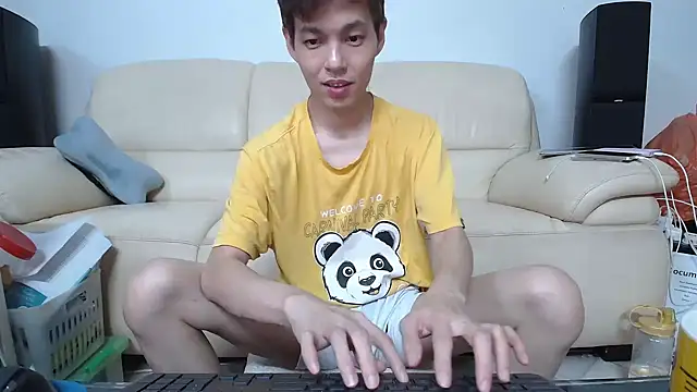 Snapshot of andrewooi chatting on 23, 4, 2026 andrewooi online show from 23, 4, 2026
