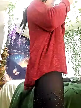 MaddyC6992 online show from 4, 1, 2025