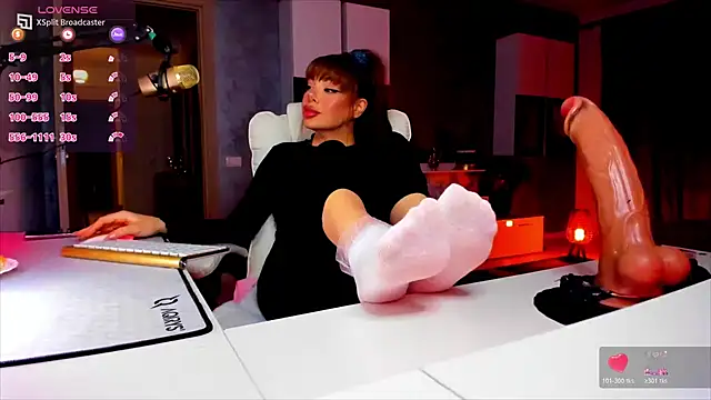 Snapshot of Miss_kay1111 chatting on 19, 4, 2026 Miss kay1111 online show from 19, 4, 2026