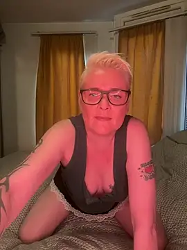 Snapshot of Gizzithehotone chatting on 20, 3, 2026 Gizzithehotone online show from 20, 3, 2026