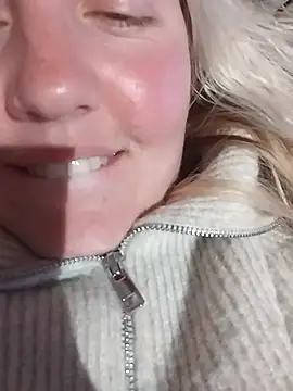 Snapshot of Mllesha74000 chatting on 26, 1, 2025 Mllesha74000 online show from 26, 1, 2025