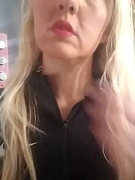 Snapshot of Mllesha74000 chatting on 26, 11, 2025 Mllesha74000 online show from 26, 11, 2025