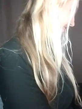 Snapshot of Mllesha74000 chatting on 2, 12, 2025 Mllesha74000 online show from 2, 12, 2025