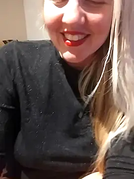 Snapshot of Mllesha74000 chatting on 15, 12, 2025 Mllesha74000 online show from 15, 12, 2025