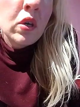 Snapshot of Mllesha74000 chatting on 17, 12, 2025 Mllesha74000 online show from 17, 12, 2025