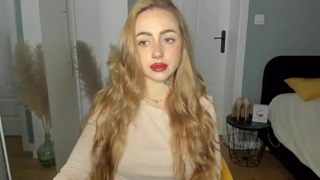 Snapshot of sexyCoralie chatting on 7, 5, 2026 sexyCoralie online show from 7, 5, 2026