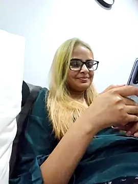 Snapshot of DirtySnowball69 chatting on 10, 9, 2025 DirtySnowball69 online show from 10, 9, 2025