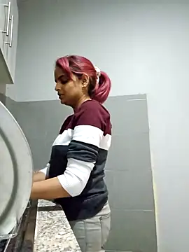 DirtySnowball69 online show from 18, 12, 2025