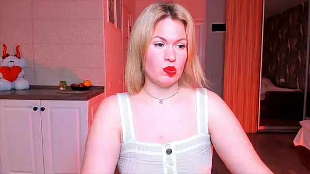 HotTiffani online show from 7, 11, 2025