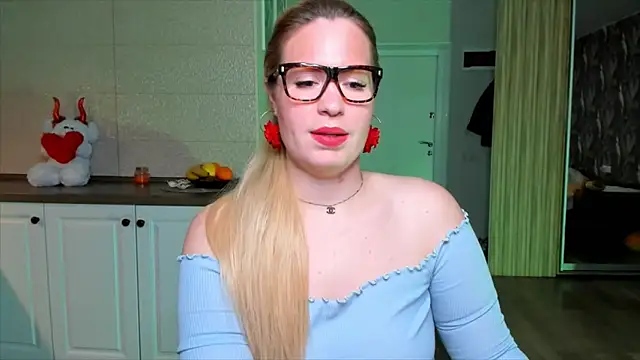 HotTiffani online show from 23, 11, 2025