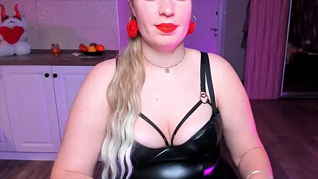 HotTiffani online show from 29, 11, 2025