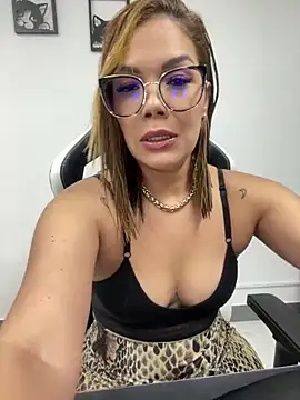 KellyBrooklyn  online show from 3, 1, 2025