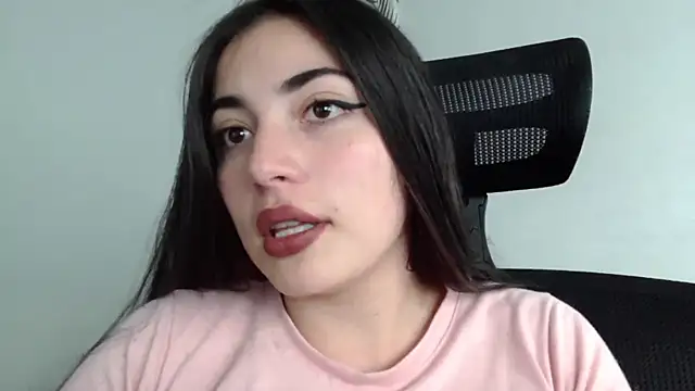 Snapshot of Honey_Aynur20 chatting on 6, 12, 2024 Honey Aynur20 online show from 6, 12, 2024