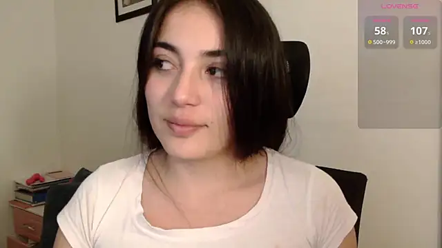 Snapshot of Honey_Aynur20 chatting on 8, 1, 2025 Honey Aynur20 online show from 8, 1, 2025