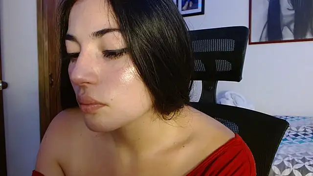 Snapshot of Honey_Aynur20 chatting on 24, 10, 2025 Honey Aynur20 online show from 24, 10, 2025