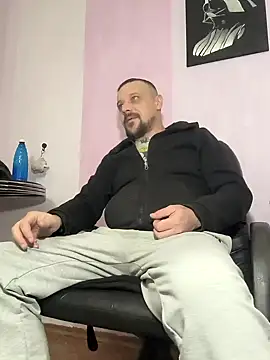 Snapshot of DanielOhCool chatting on 10, 12, 2024 DanielOhCool online show from 10, 12, 2024