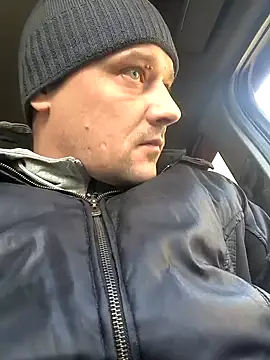 Snapshot of DanielOhCool chatting on 5, 1, 2025 DanielOhCool online show from 5, 1, 2025