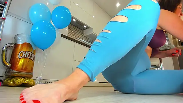 Snapshot of Girl_Squirts chatting on 25, 9, 2025 Girl Squirts online show from 25, 9, 2025