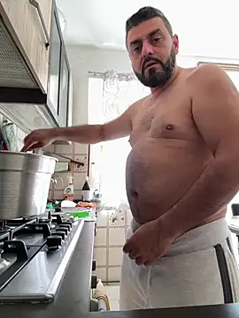 Snapshot of ChiIul11 chatting on 4, 4, 2026 ChiIul11 online show from 4, 4, 2026