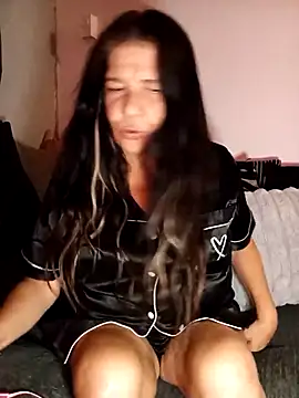 Snapshot of Leanne43 chatting on 14, 11, 2025 Leanne43 online show from 14, 11, 2025