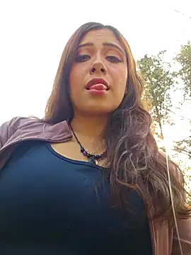 Snapshot of DORYY chatting on 17, 11, 2025 DORYY online show from 17, 11, 2025