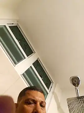 Snapshot of tropikboy chatting on 23, 12, 2025 tropikboy online show from 23, 12, 2025