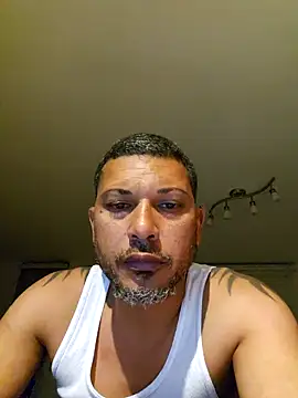 Snapshot of tropikboy chatting on 13, 1, 2026 tropikboy online show from 13, 1, 2026