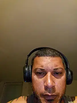 Snapshot of tropikboy chatting on 3, 2, 2026 tropikboy online show from 3, 2, 2026