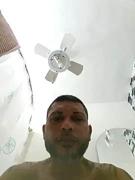 Snapshot of tropikboy chatting on 7, 3, 2026 tropikboy online show from 7, 3, 2026