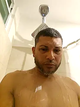 Snapshot of tropikboy chatting on 1, 4, 2026 tropikboy online show from 1, 4, 2026