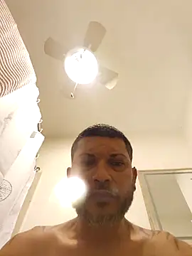 Snapshot of tropikboy chatting on 9, 4, 2026 tropikboy online show from 9, 4, 2026