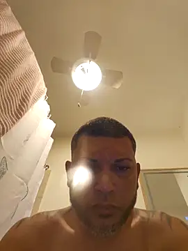 Snapshot of tropikboy chatting on 10, 4, 2026 tropikboy online show from 10, 4, 2026