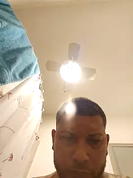 Snapshot of tropikboy chatting on 17, 4, 2026 tropikboy online show from 17, 4, 2026