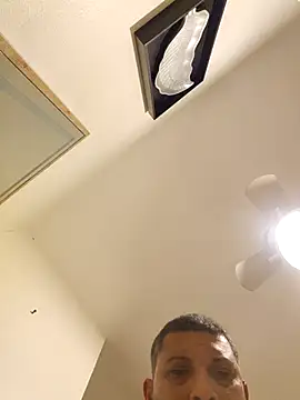 Snapshot of tropikboy chatting on 21, 4, 2026 tropikboy online show from 21, 4, 2026