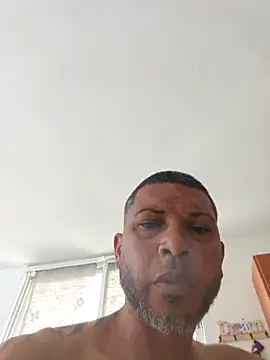 Snapshot of tropikboy chatting on 5, 5, 2026 tropikboy online show from 5, 5, 2026