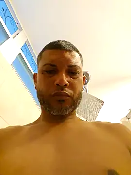 Snapshot of tropikboy chatting on 8, 5, 2026 tropikboy online show from 8, 5, 2026