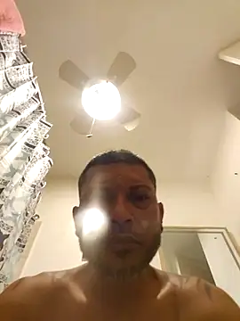 Snapshot of tropikboy chatting on 11, 5, 2026 tropikboy online show from 11, 5, 2026