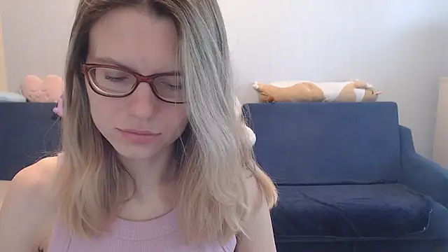 Snapshot of night_is_dark chatting on 11, 4, 2026 night is dark online show from 11, 4, 2026