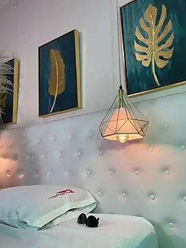 valerie lya online show from 6, 11, 2025