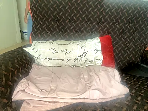 Wonderfulrose online show from 3, 10, 2025