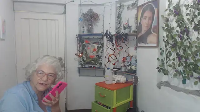 FunnyGrandma online show from 22, 10, 2025