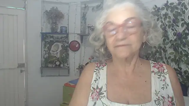 Snapshot of FunnyGrandma chatting on 6, 2, 2026 FunnyGrandma online show from 6, 2, 2026