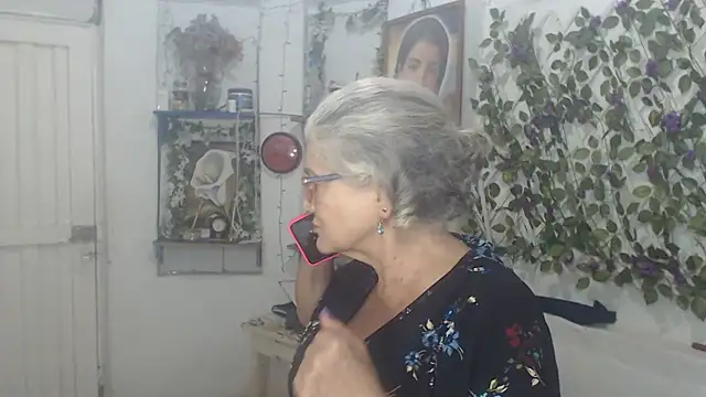 Snapshot of FunnyGrandma chatting on 10, 2, 2026 FunnyGrandma online show from 10, 2, 2026
