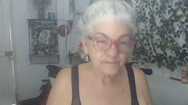 Snapshot of FunnyGrandma chatting on 17, 2, 2026 FunnyGrandma online show from 17, 2, 2026