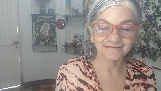 Snapshot of FunnyGrandma chatting on 18, 2, 2026 FunnyGrandma online show from 18, 2, 2026