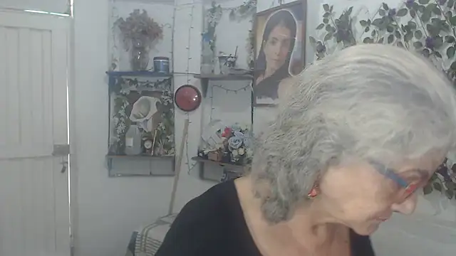 Snapshot of FunnyGrandma chatting on 27, 2, 2026 FunnyGrandma online show from 27, 2, 2026